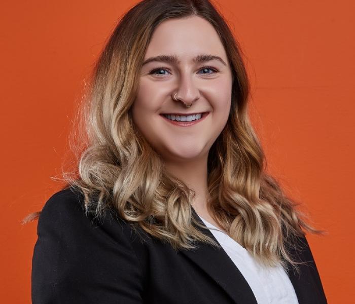 Headshot of Jackie Schell